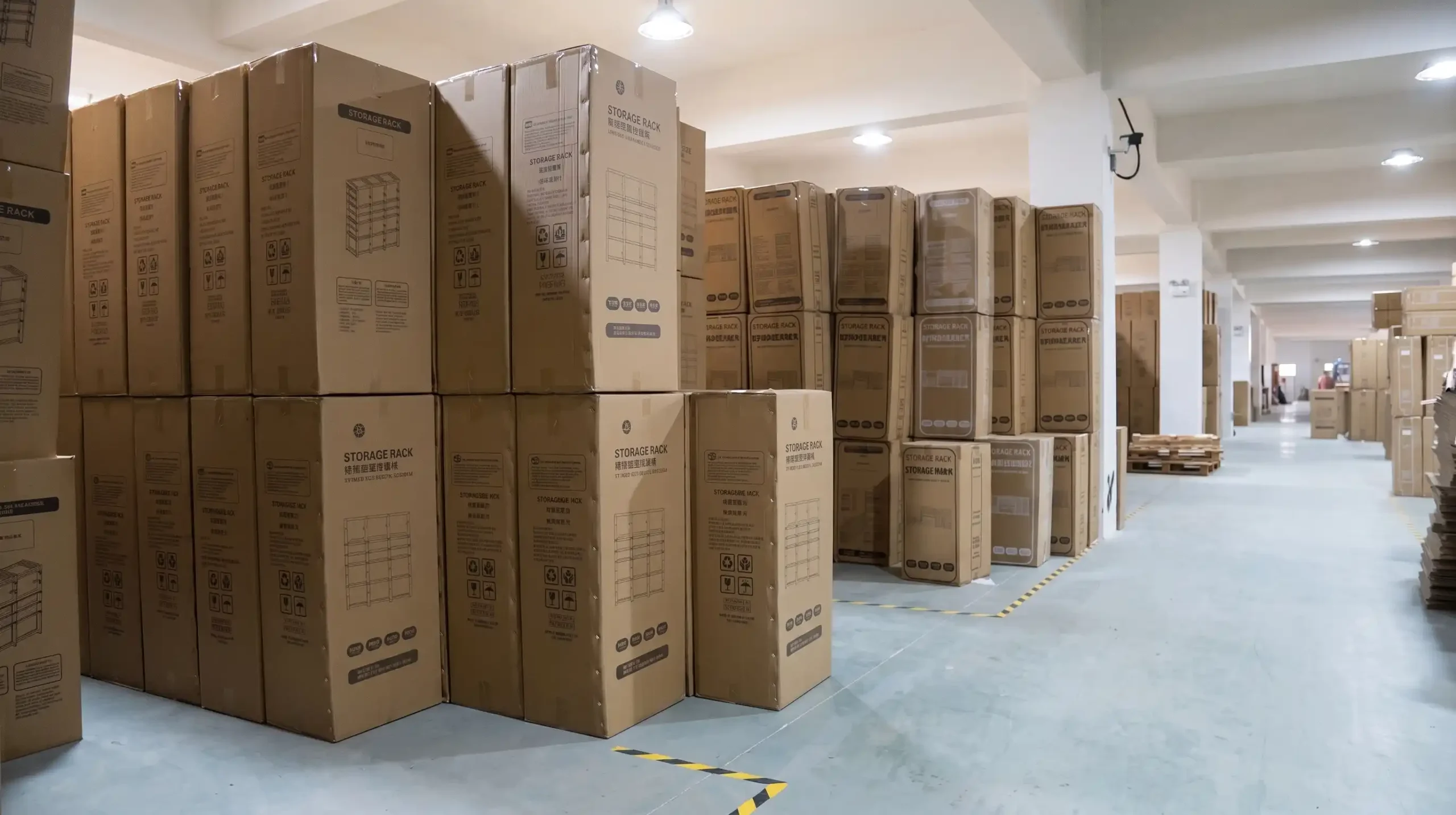 Secure custom packaged shipping cartons and finished toy storage racks warehouse at Inhe Kids industrial facility.